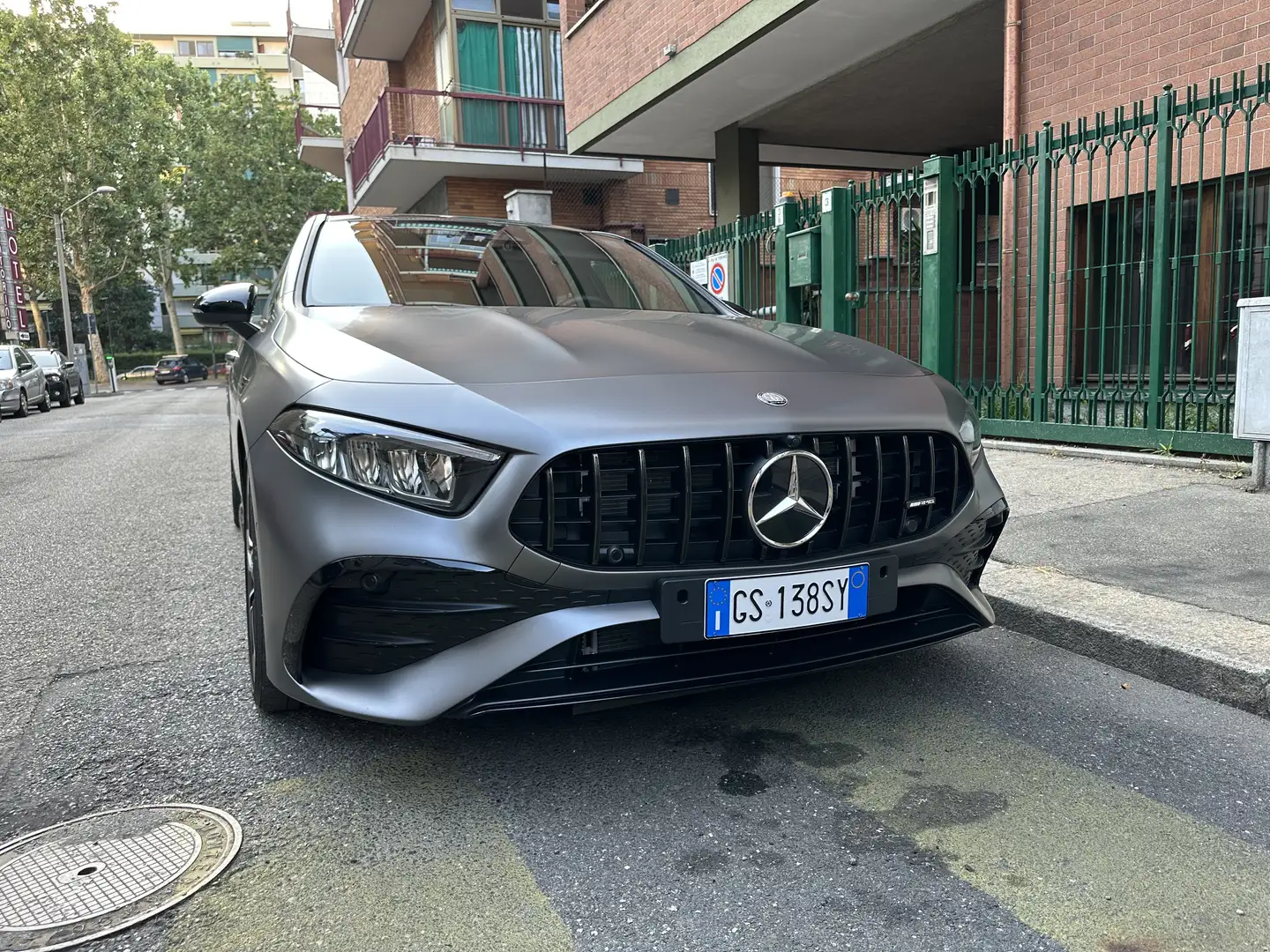 Mercedes-Benz A 35 AMG Line Premium 4matic auto Grigio - 1