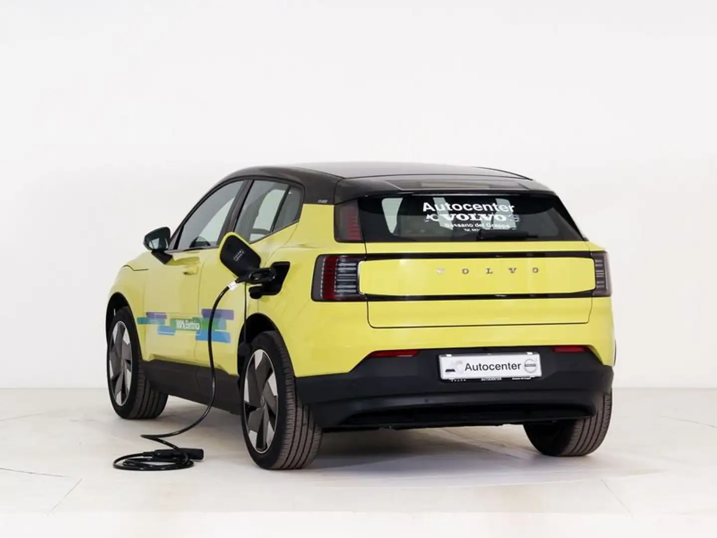 Volvo EX30 Single Motor Extended Range RWD Plus Жовтий - 2
