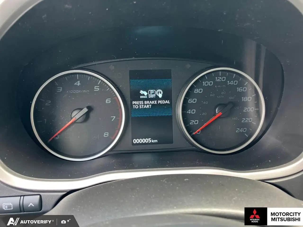 Mitsubishi Eclipse Cross снимка Mitsubishi Eclipse Cross