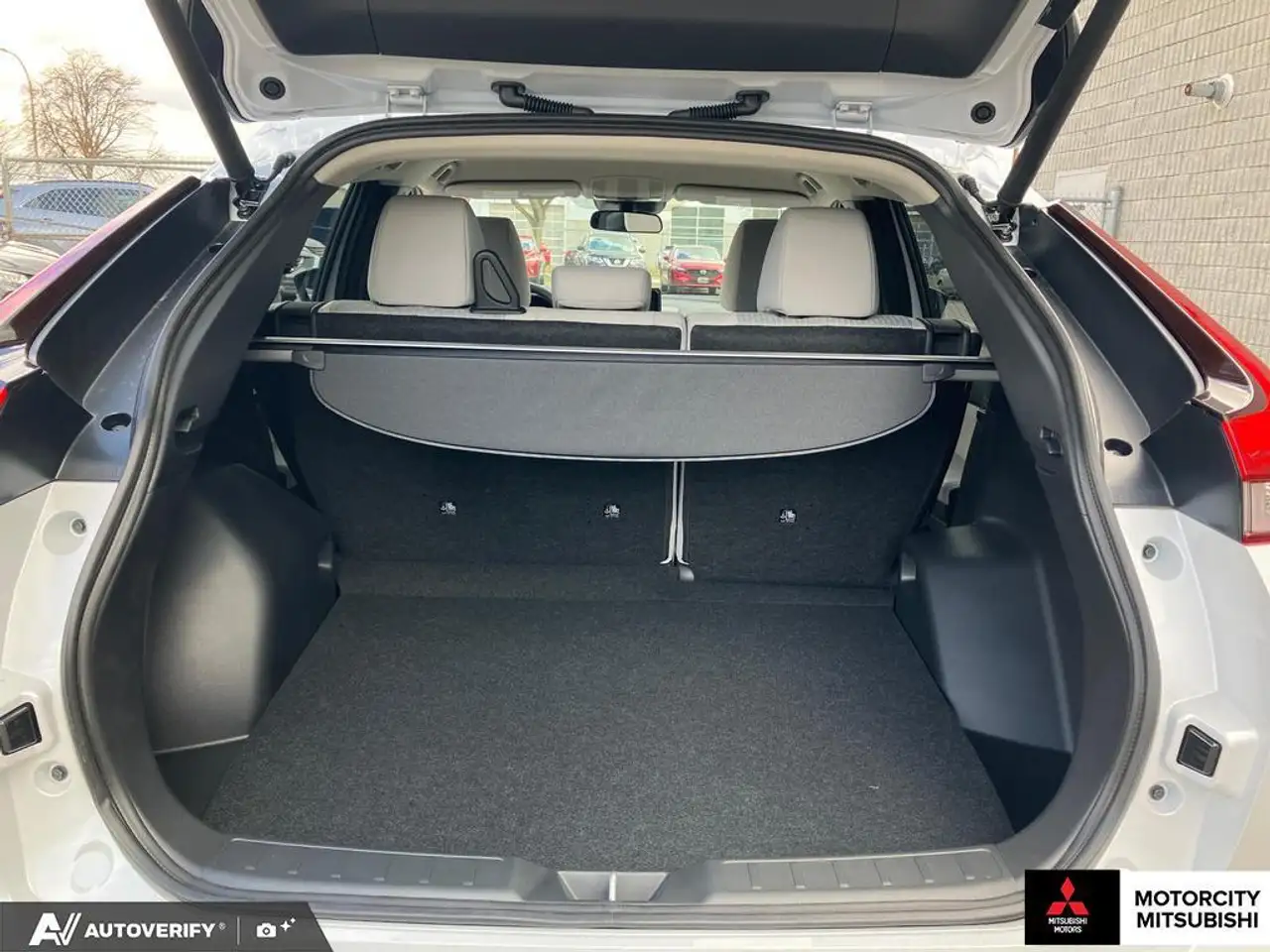 Mitsubishi Eclipse Cross снимка Mitsubishi Eclipse Cross