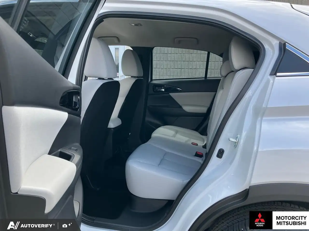 Mitsubishi Eclipse Cross снимка Mitsubishi Eclipse Cross