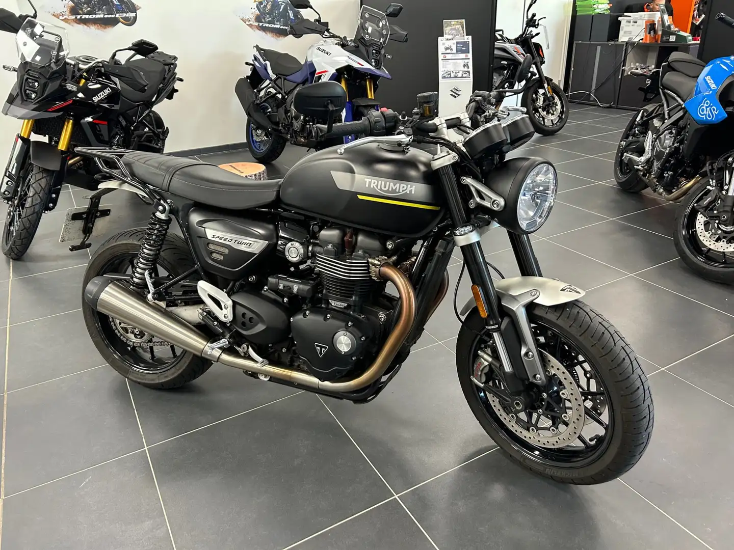 Triumph Speed Twin Gris - 1