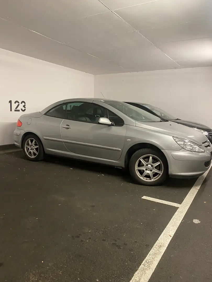 Peugeot 307 307 CC 2,0 16V Silber - 1