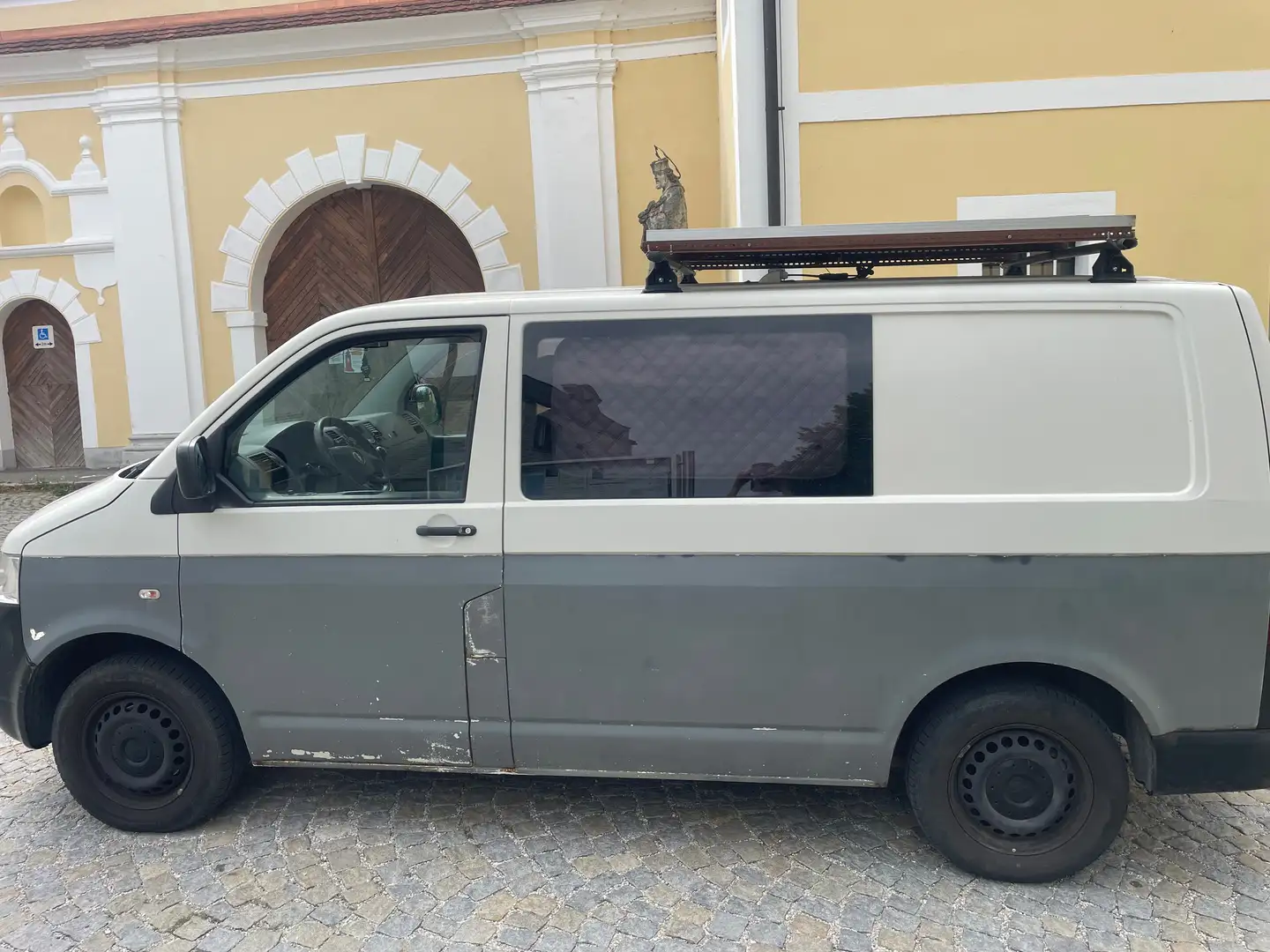 Volkswagen T5 Kombi 1.9 TDI Doka Camper-Umbau Solar/Bett/Kühlschrank Weiß - 2