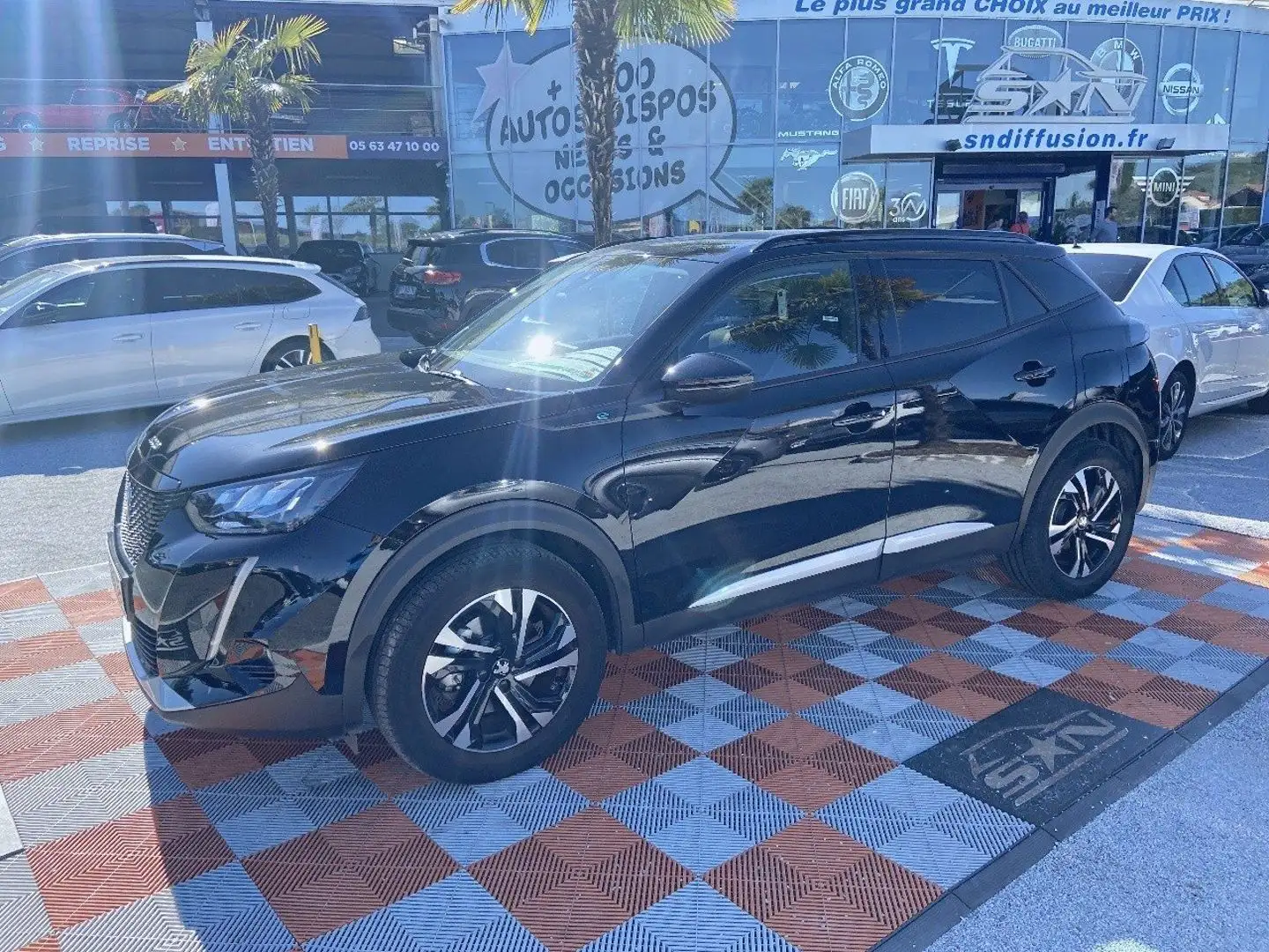 Peugeot 2008 ELECTRIQUE 136 ALLURE BUSINESS GPS Caméra Chargeur Noir - 1