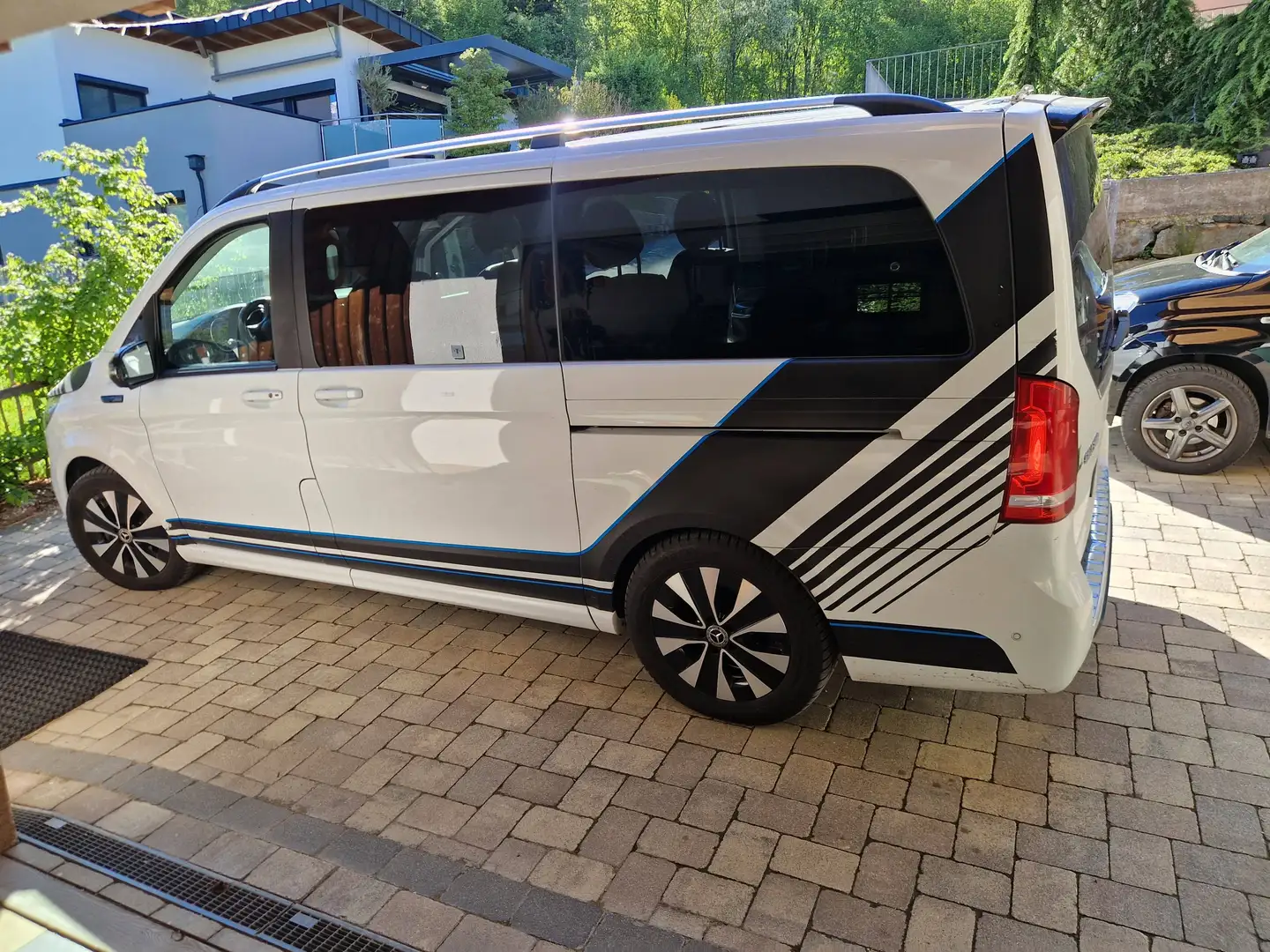 Mercedes-Benz EQV 300 lang Avantgarde Line - 2