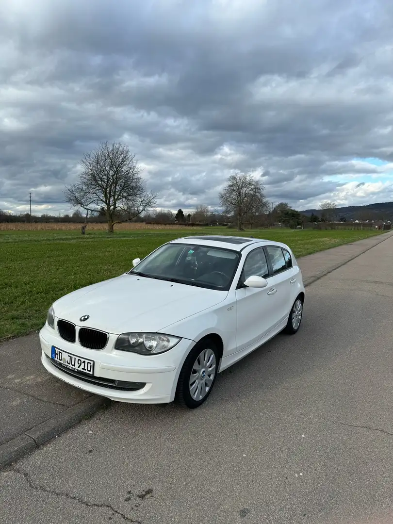 BMW 118 BMW 118D E87 Facelift Blanc - 1