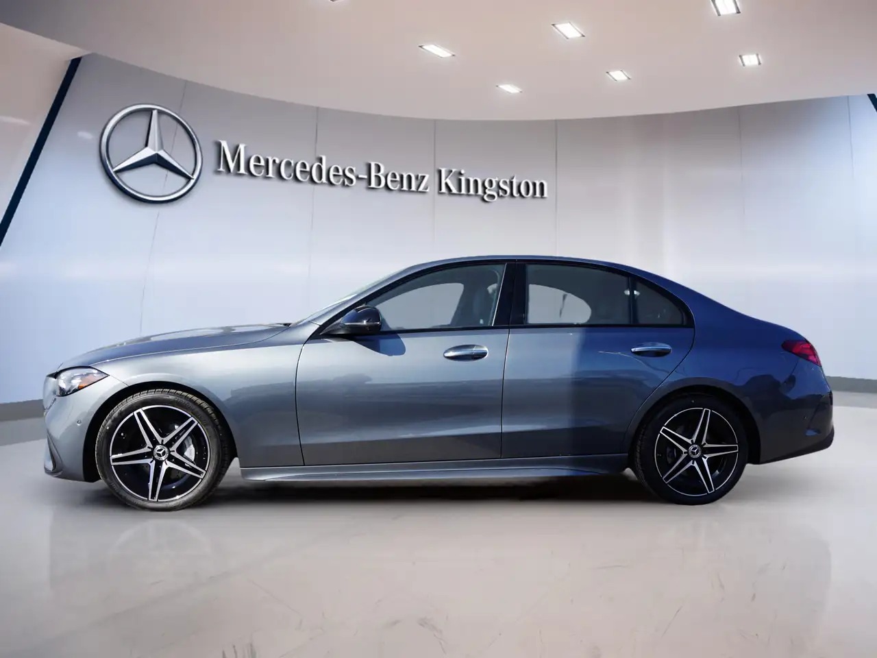 Mercedes-Benz C-Class снимка Mercedes-Benz C-Class