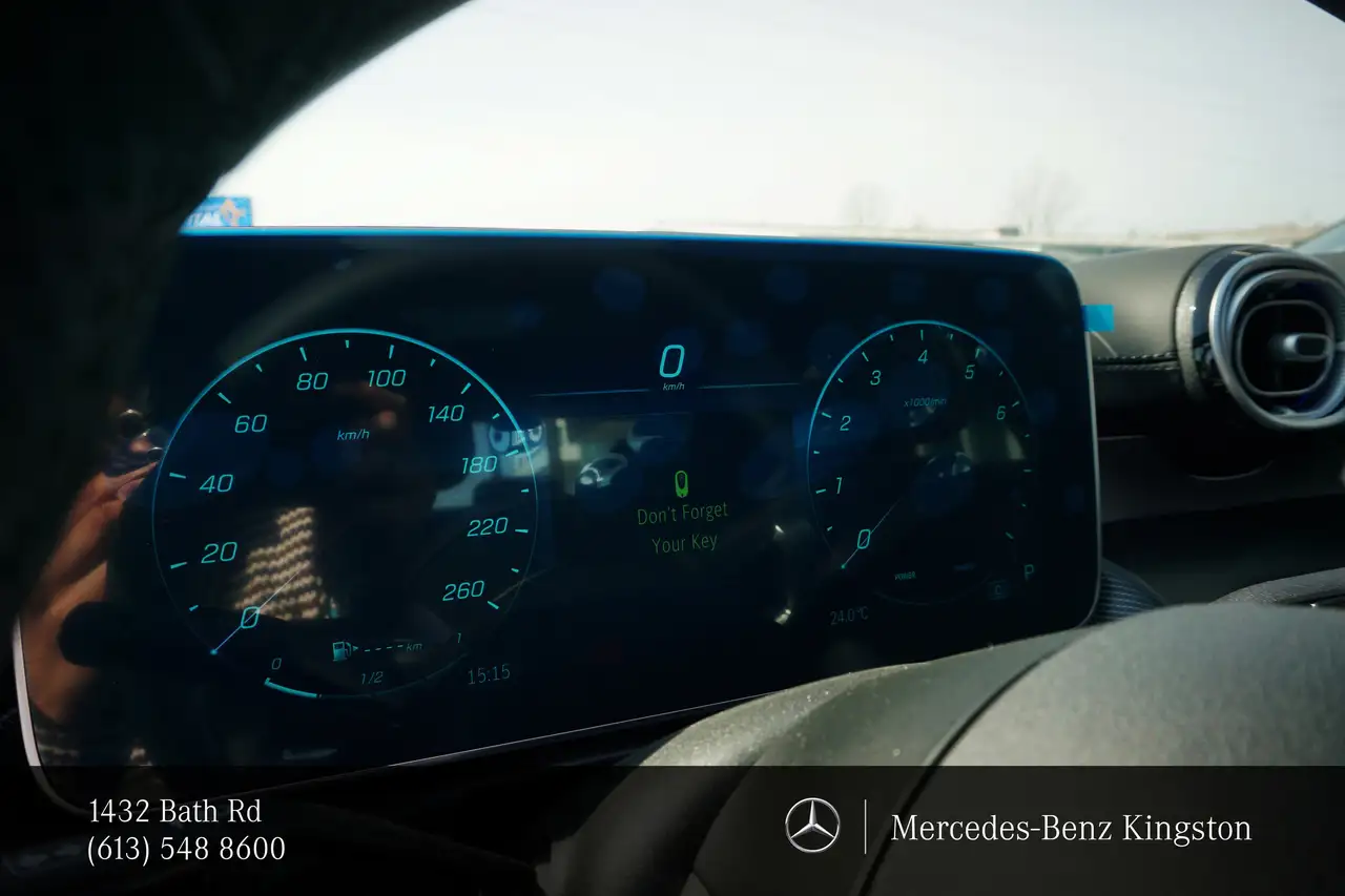 Mercedes-Benz C-Class снимка Mercedes-Benz C-Class