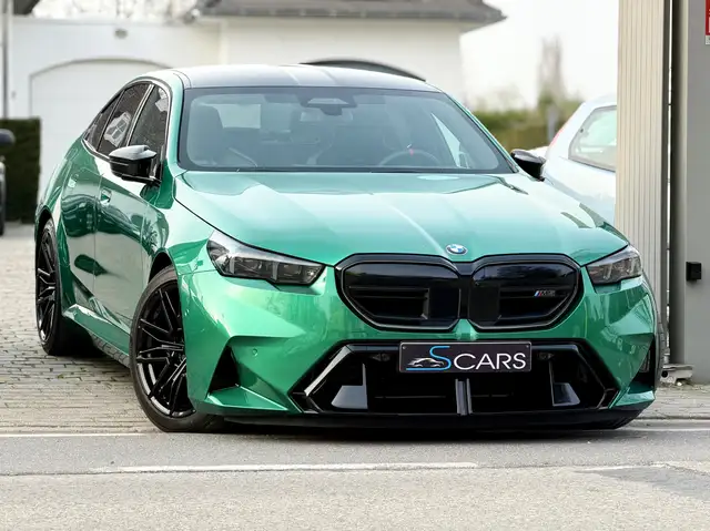 BMW M5 4.4i Hybride ** 10.000 Km ** BTW Wagen ** 2025