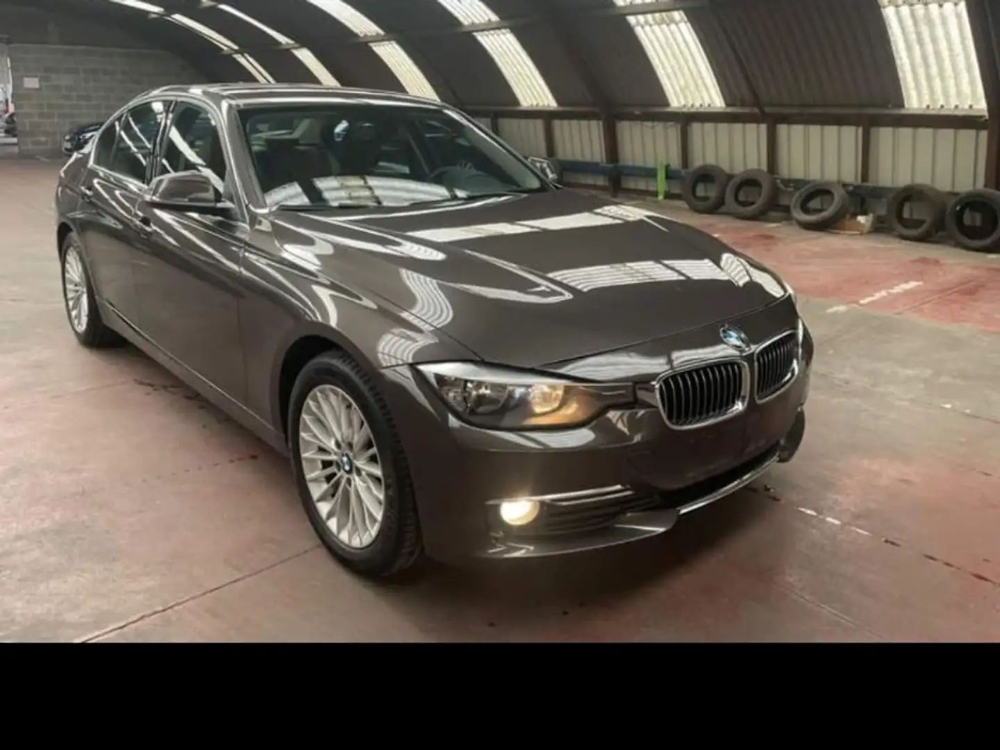 BMW 318 318d 143 ch Luxury Brown - 1