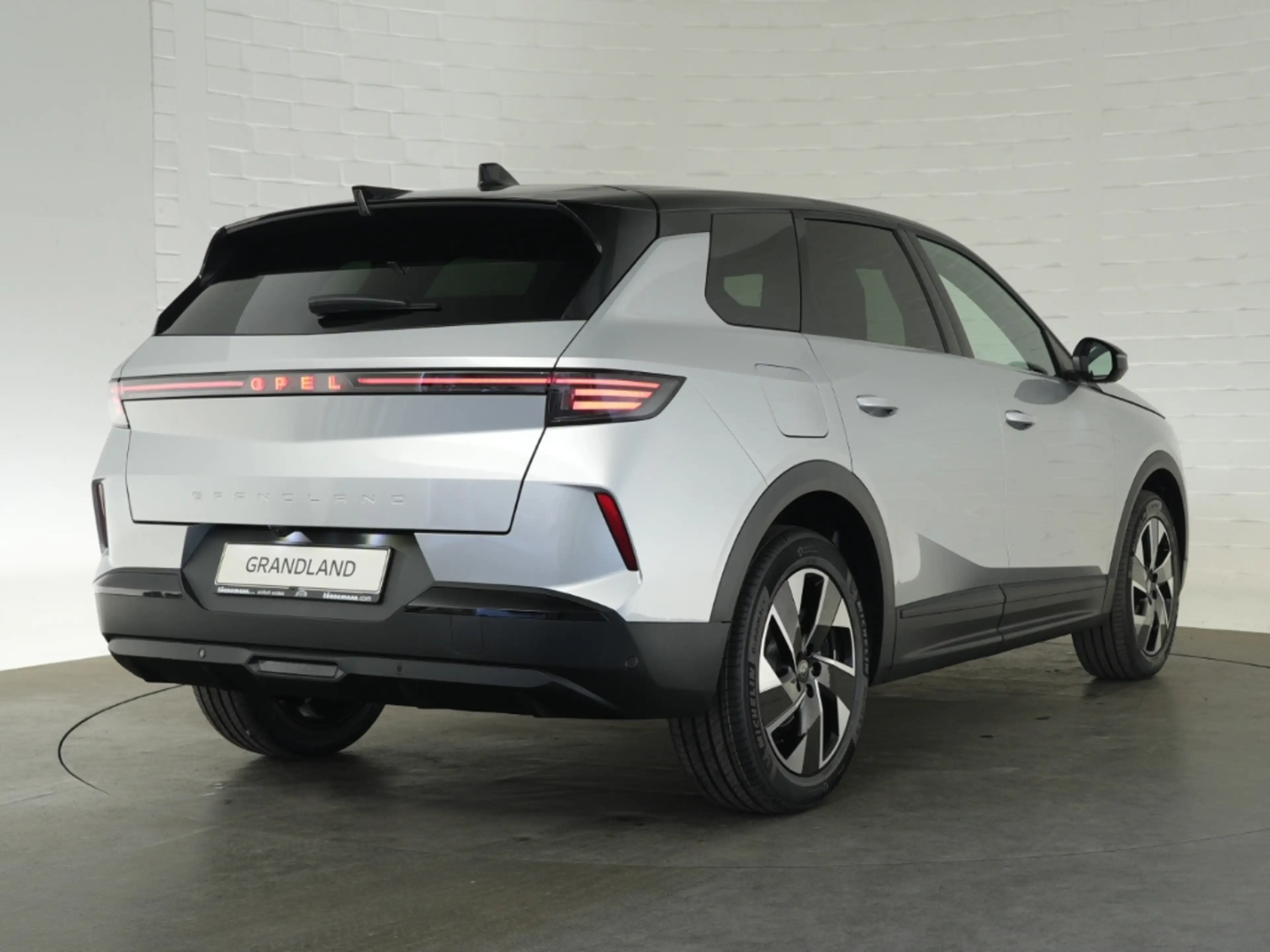 Opel Grandland GS 1.2 Hybrid AT +AHK Navi 360°-RFK HUD Matrix-LED — photo 2