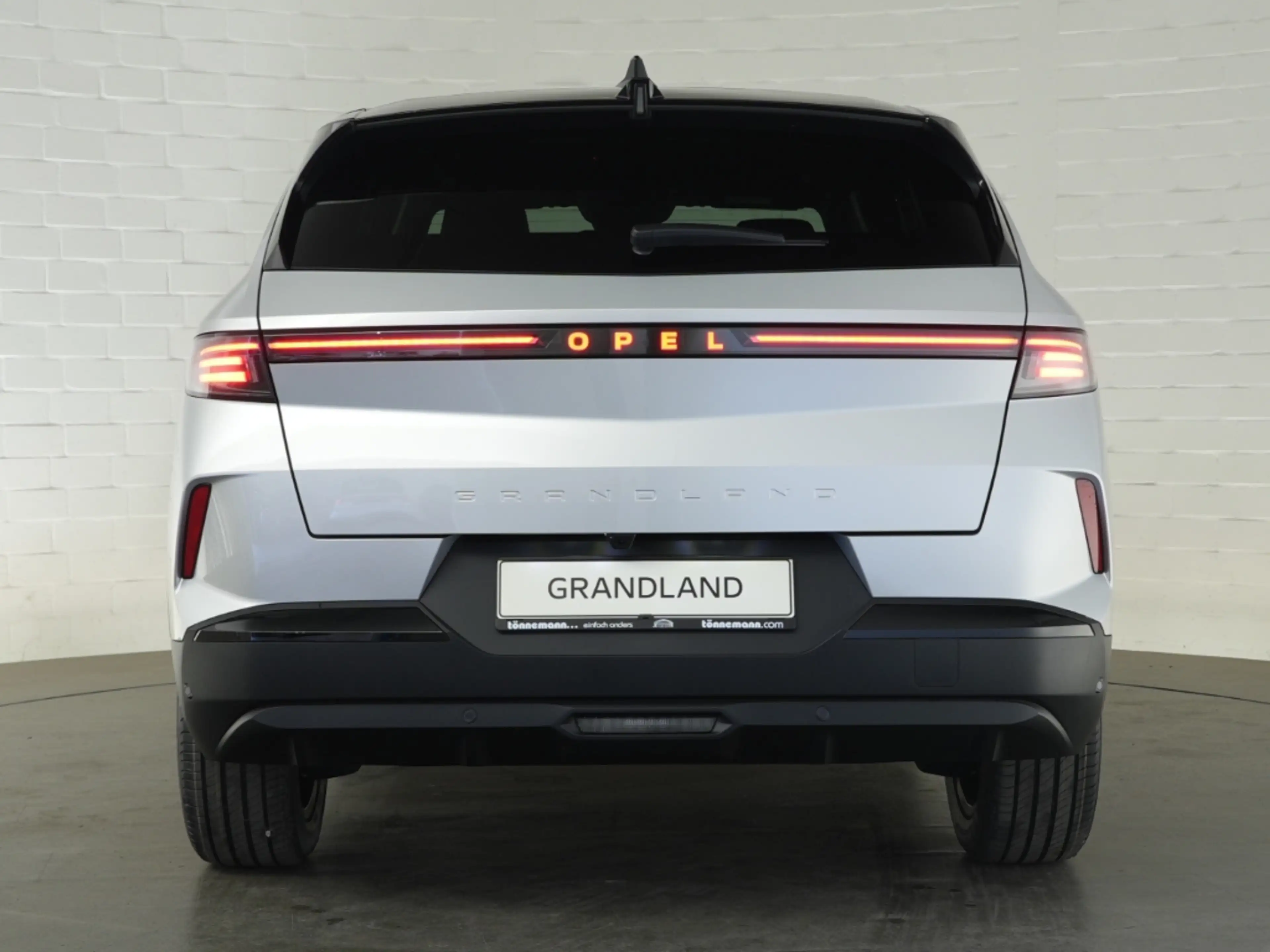 Opel Grandland GS 1.2 Hybrid AT +AHK Navi 360°-RFK HUD Matrix-LED — photo 4