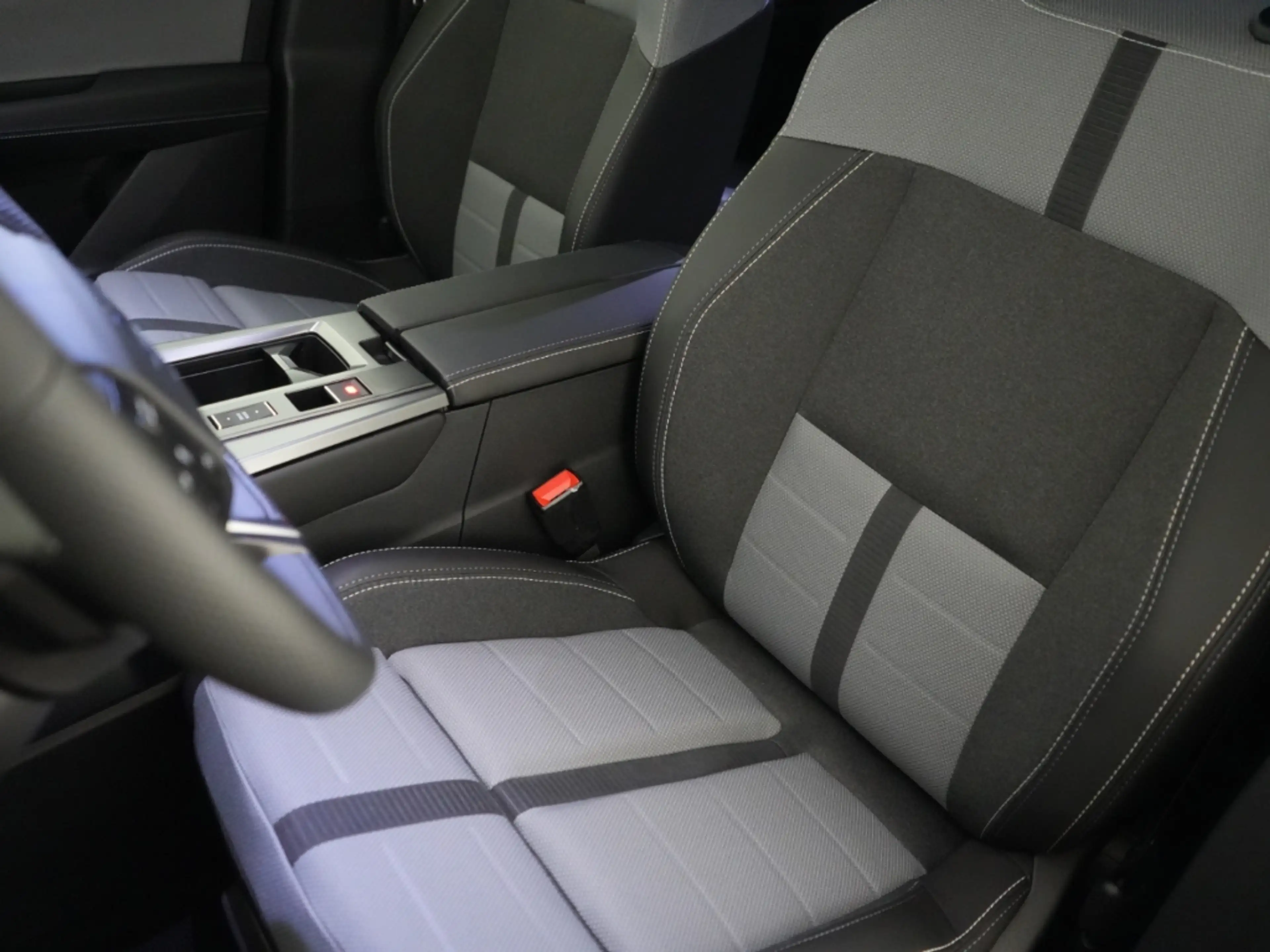 Opel Grandland GS 1.2 Hybrid AT +AHK Navi 360°-RFK HUD Matrix-LED — photo 9