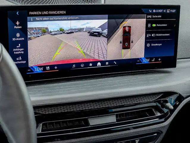 BMW 3 Series view 9