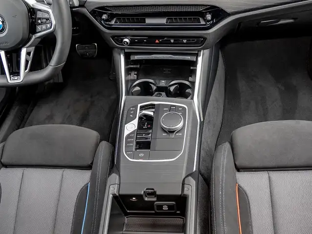 BMW 3 Series view 10