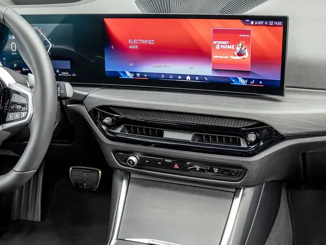 BMW 3 Series view 8