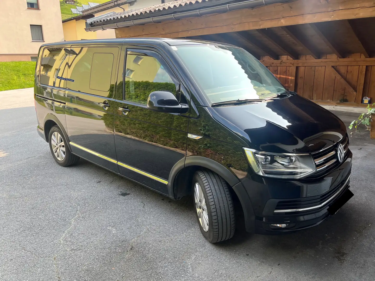 Volkswagen T6 Multivan Multivan Highline 2,0 TDI 4Motion BMT DSG Highline Schwarz - 2