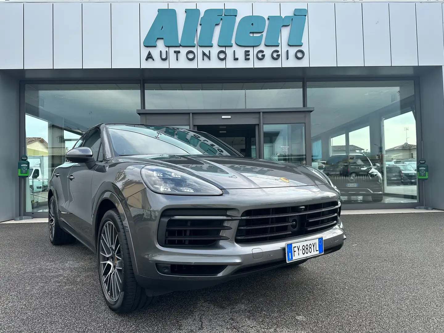 Porsche Cayenne Cayenne Coupe 3.0 tiptronic 250/340cv '21 tettoIVA Plateado - 1