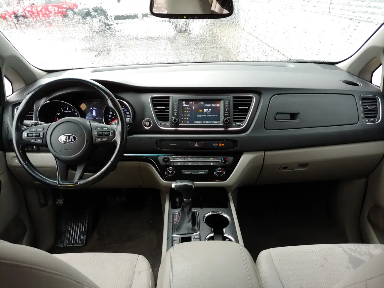 Kia Sedona снимка Kia Sedona