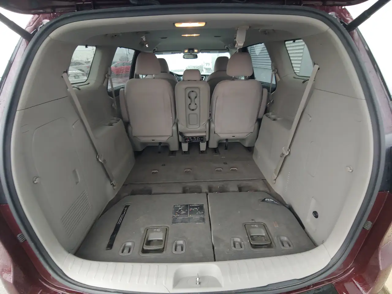 Kia Sedona снимка Kia Sedona