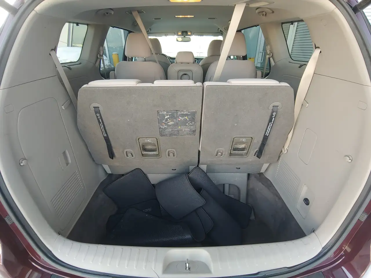 Kia Sedona снимка Kia Sedona