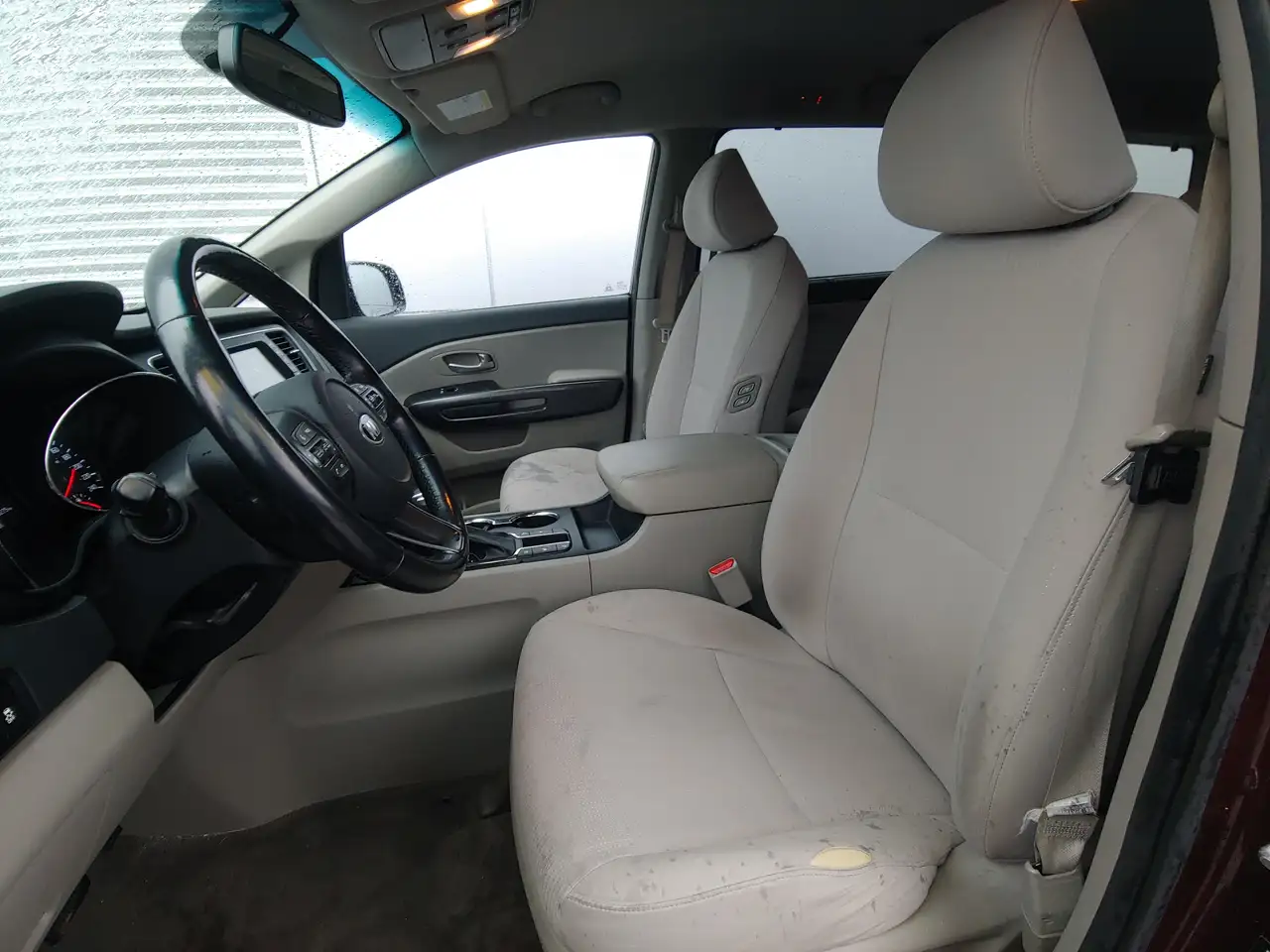 Kia Sedona снимка Kia Sedona