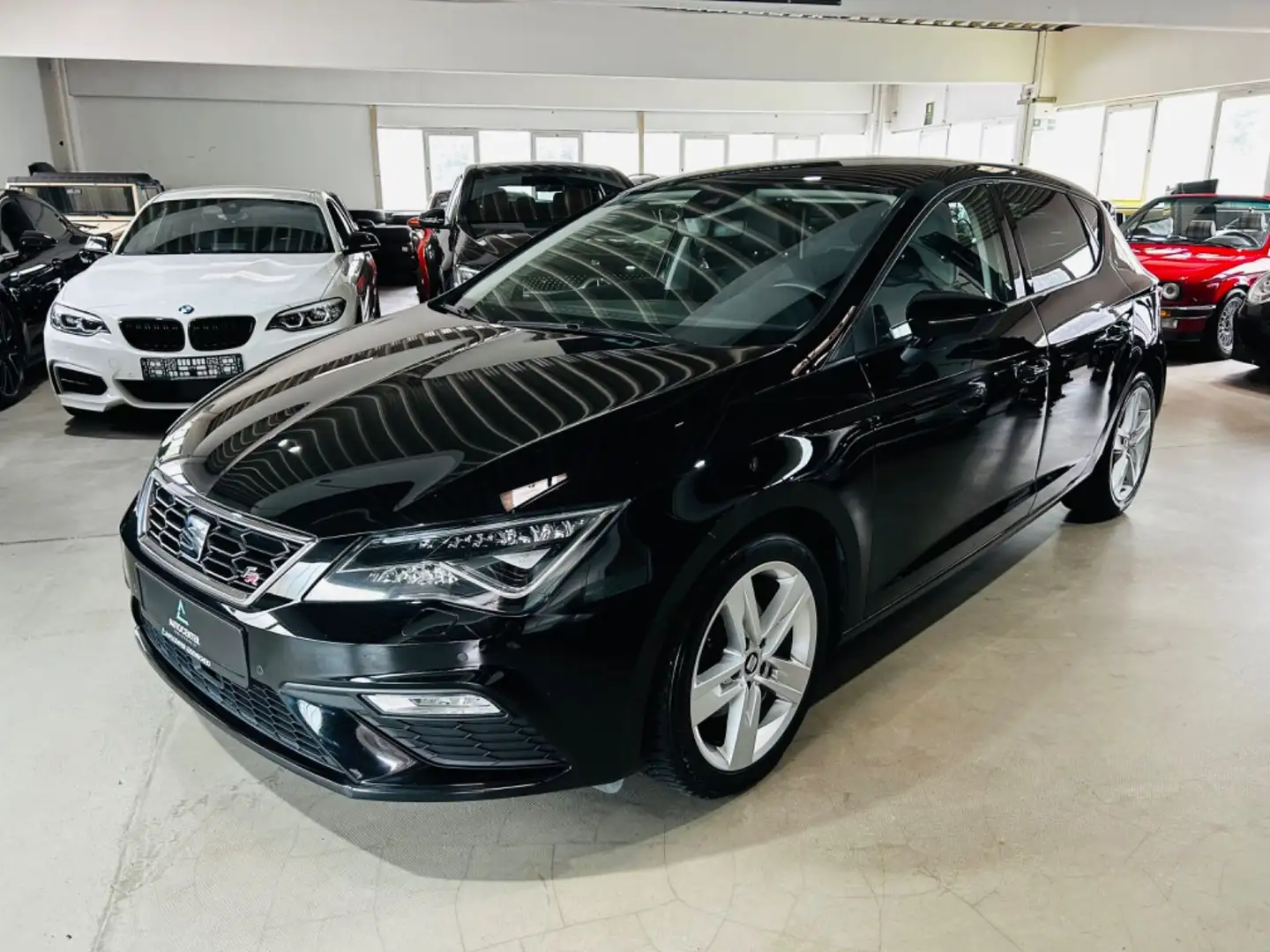 SEAT Leon FR *Led*CarPlay*Navi*Acc*Shz* Zwart - 2