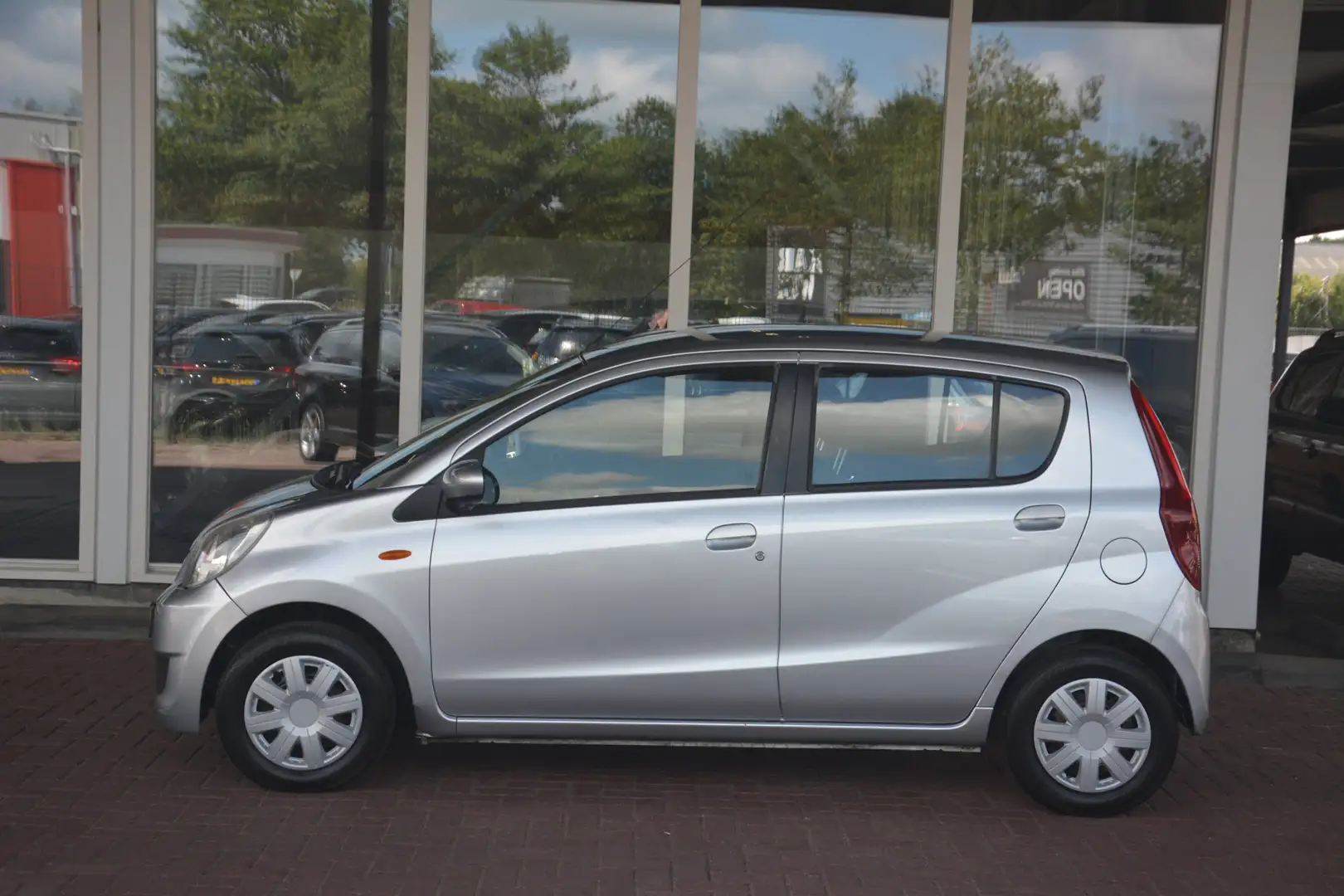 Daihatsu Cuore 1.0 Premium | Automaat | Grau - 2