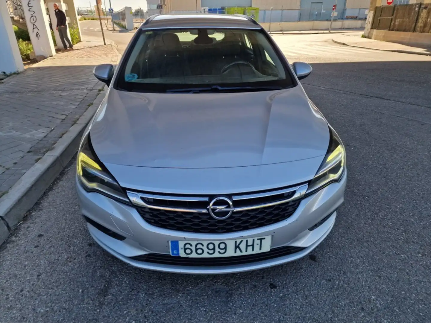 Opel Astra ST 1.6CDTi Selective Pro 110 Gris - 2