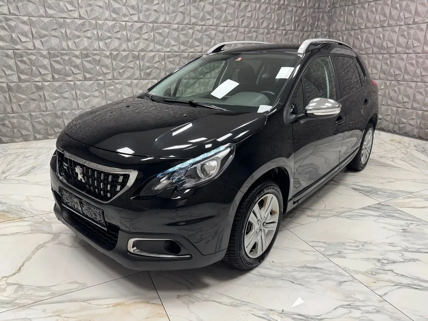 Peugeot 2008 Style **VOLL FAHRBEREIT*81.436km** Schwarz - 1