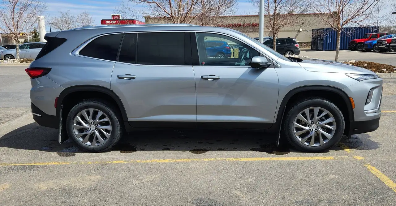 Buick Enclave снимка Buick Enclave