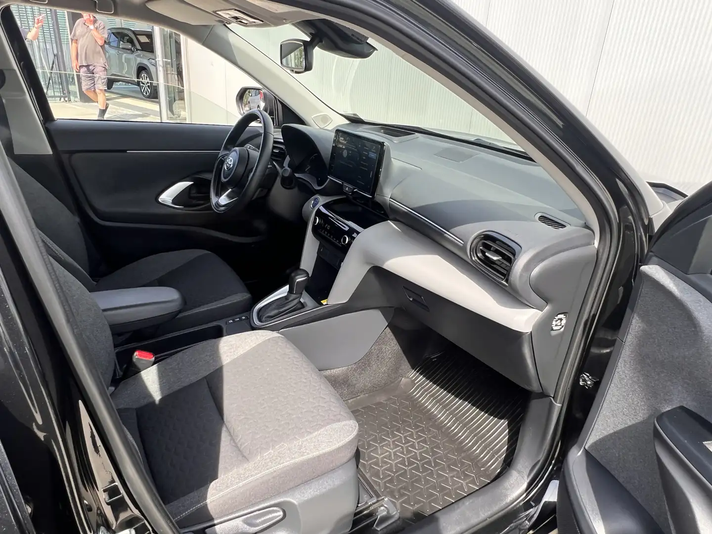 Toyota Yaris Cross 1.5 Hybrid First Edition Limited | Trekhaak | Head Zwart - 2