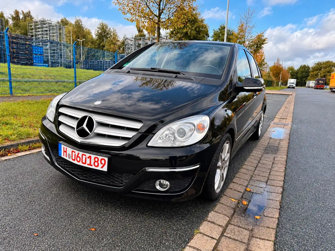 Mercedes-Benz B 180