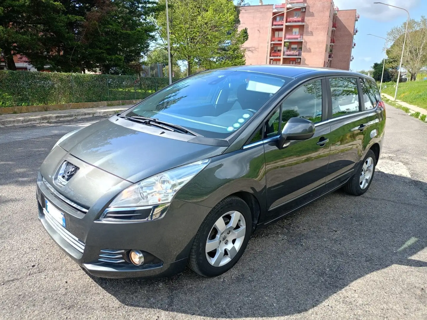 Peugeot 5008 5008 I 2009 1.6 hdi 8v Tecno 112cv Robotiz. Gris - 1