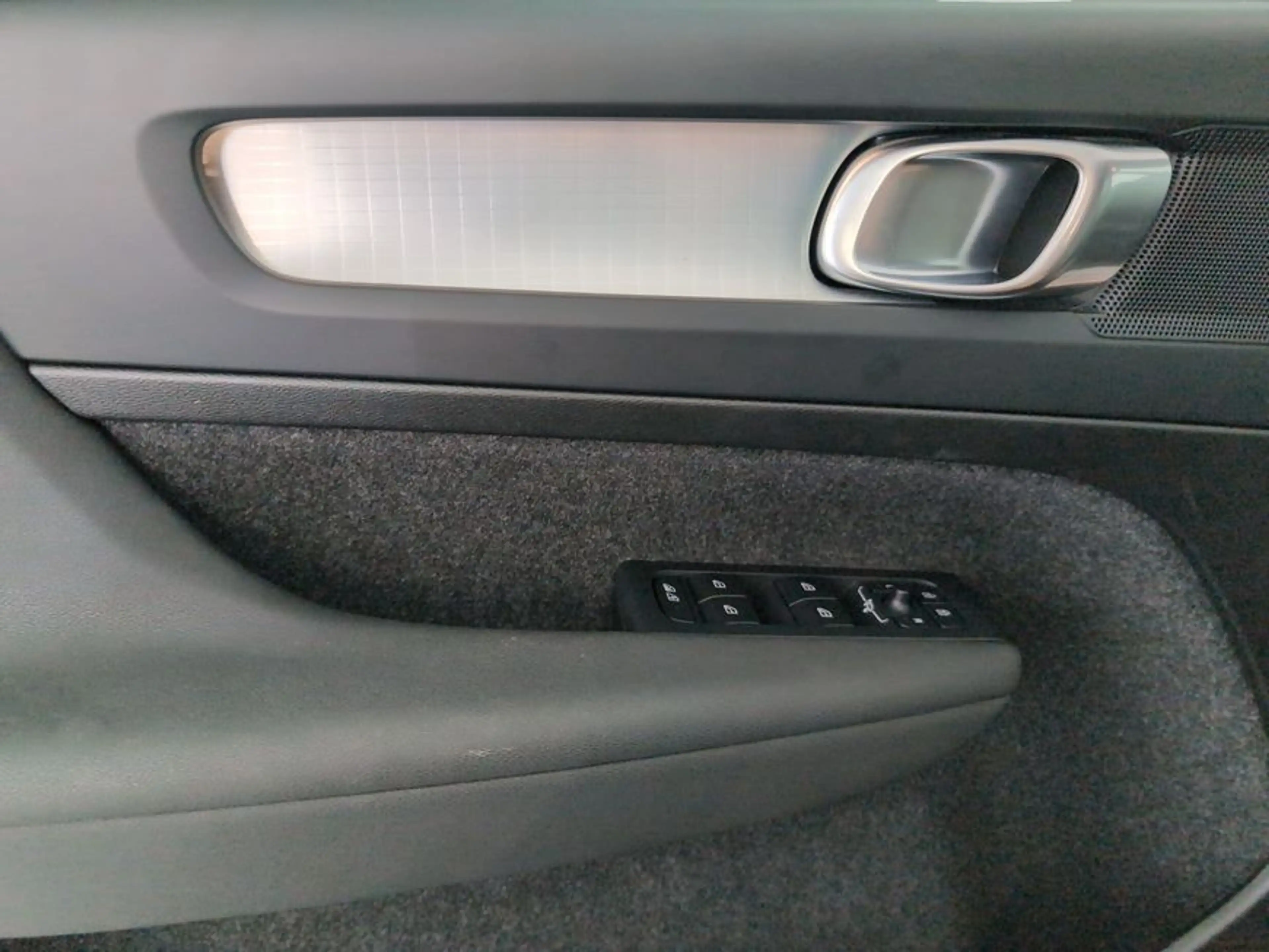 Volvo Others XC 40 B3 2WD Core +ANHÄNGERKUPPLUNG+LED+SHZ+PDC — photo 20