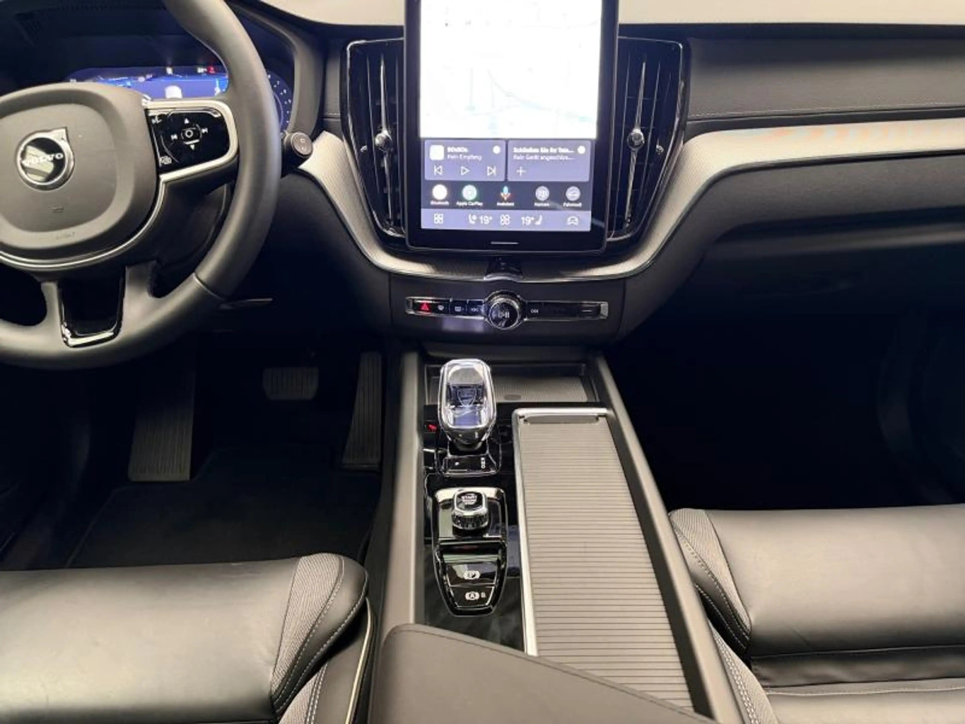 Volvo XC60 Facelift B5 AWD Black Edition Ultra / Essence 2026 — photo 11