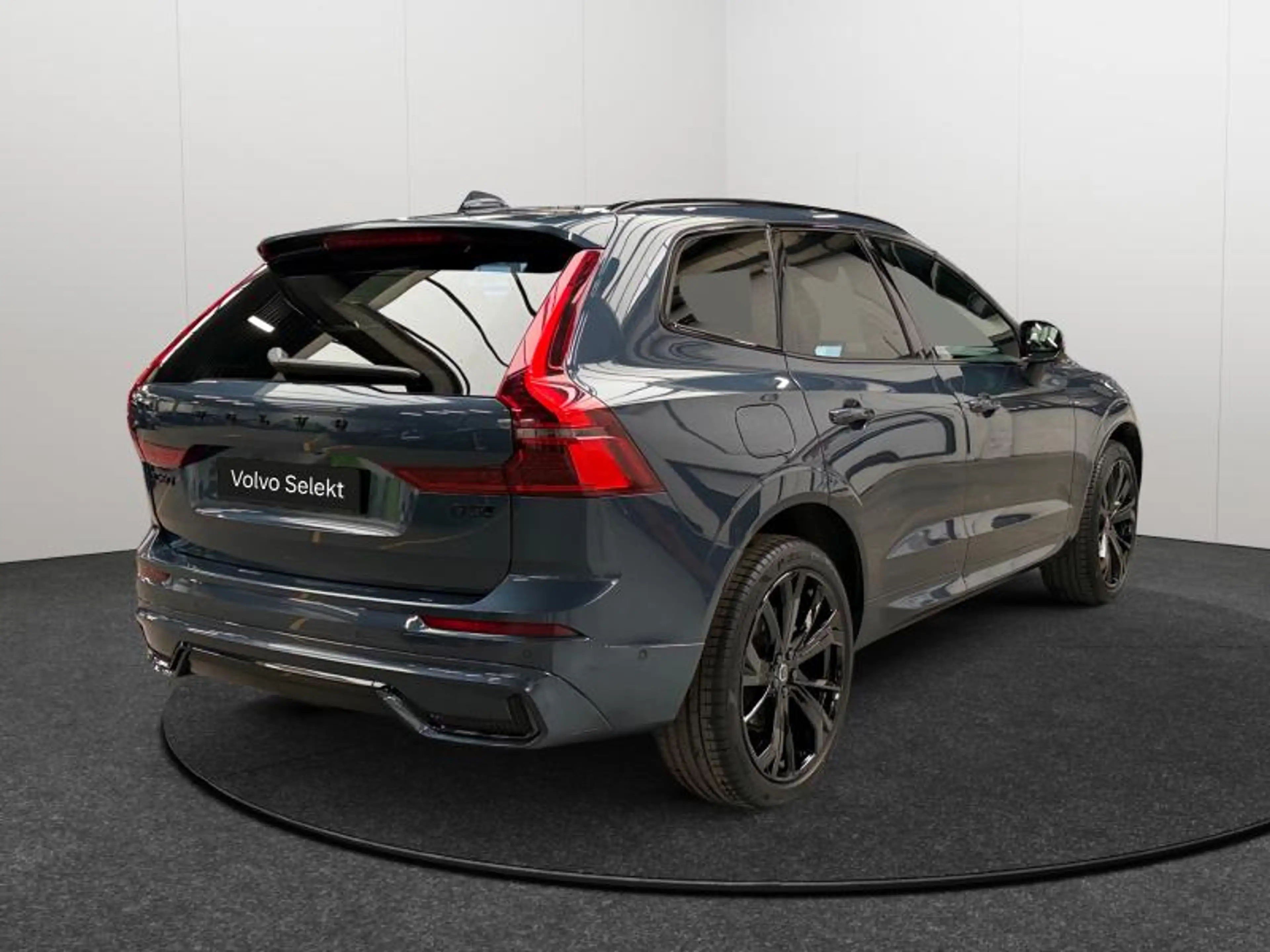 Volvo XC60 Facelift B5 AWD Black Edition Ultra / Essence 2026 — photo 5