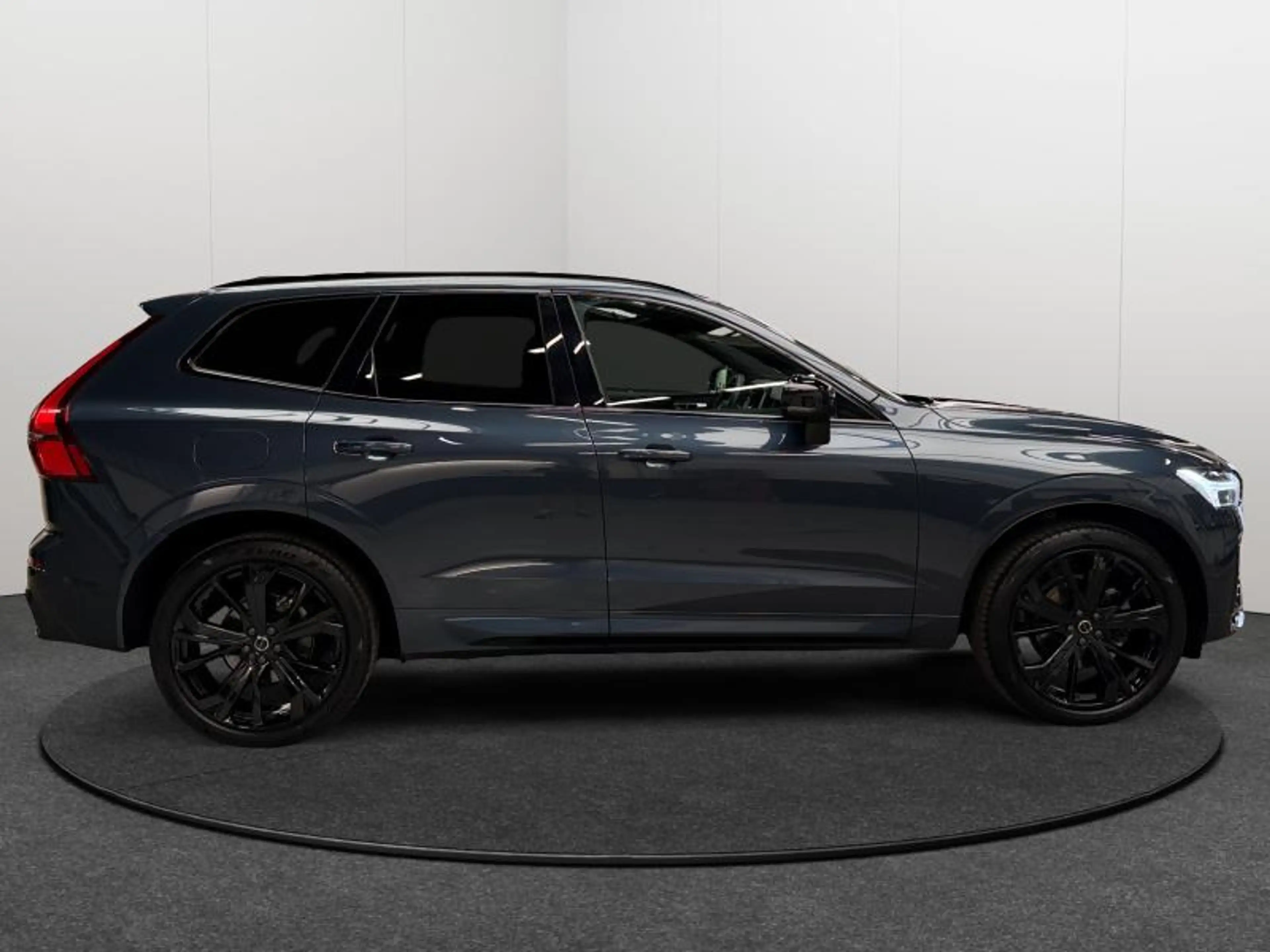 Volvo XC60 Facelift B5 AWD Black Edition Ultra / Essence 2026 — photo 6