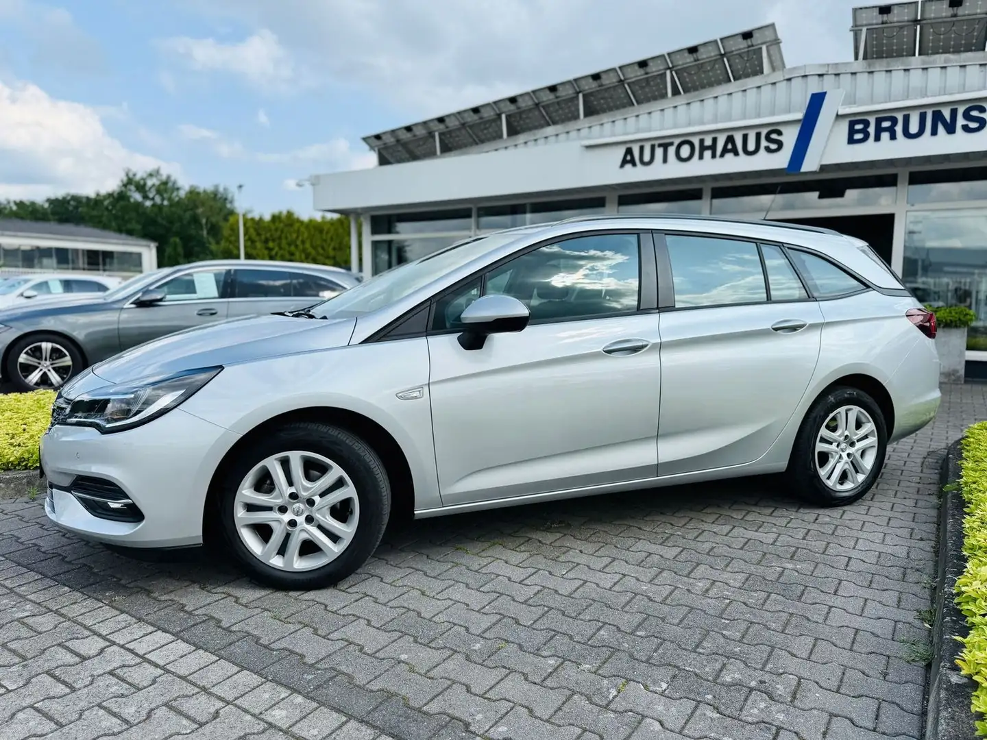 Opel Astra 1,5 D, Navi, PTS, RFK, SHZ, Lenkradheizung, Klima Zilver - 2