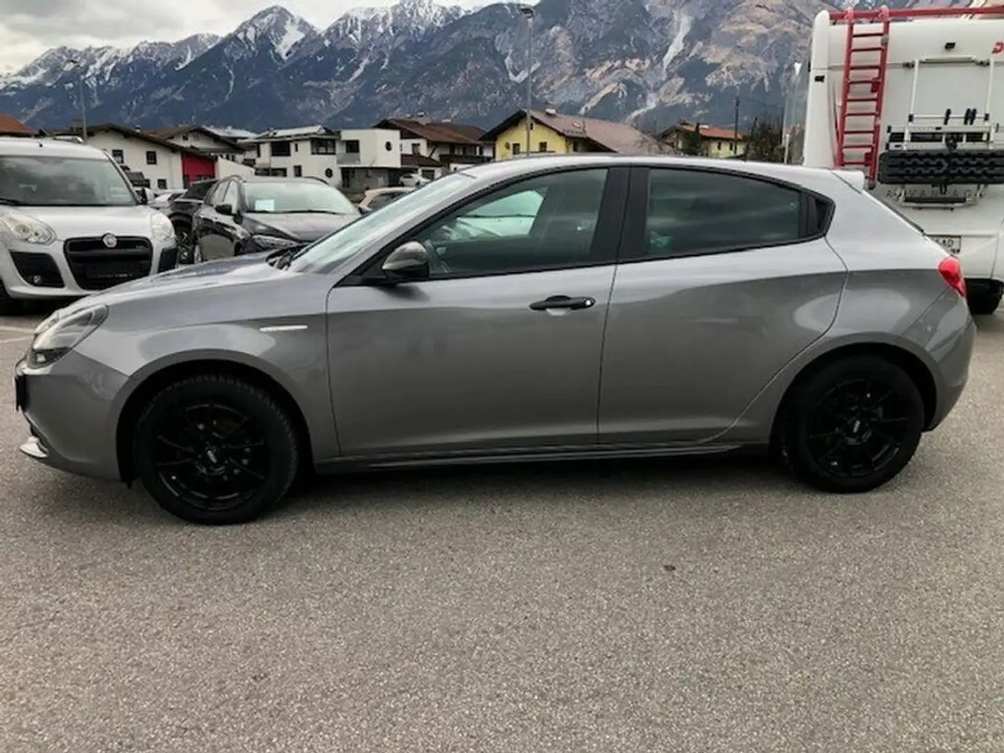 Alfa Romeo Giulietta 1.4 B-Tech Grijs - 2