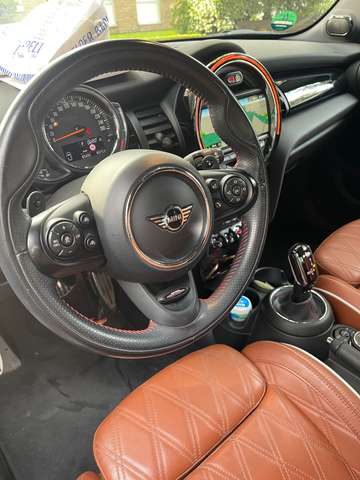 MINI John Cooper Works MINI 5-TÜRER Aut.