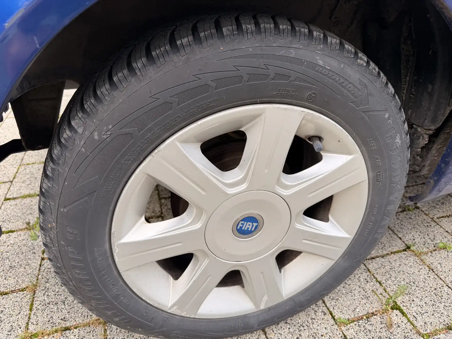 Fiat Punto 1,2 Lifestyle Blau - 2