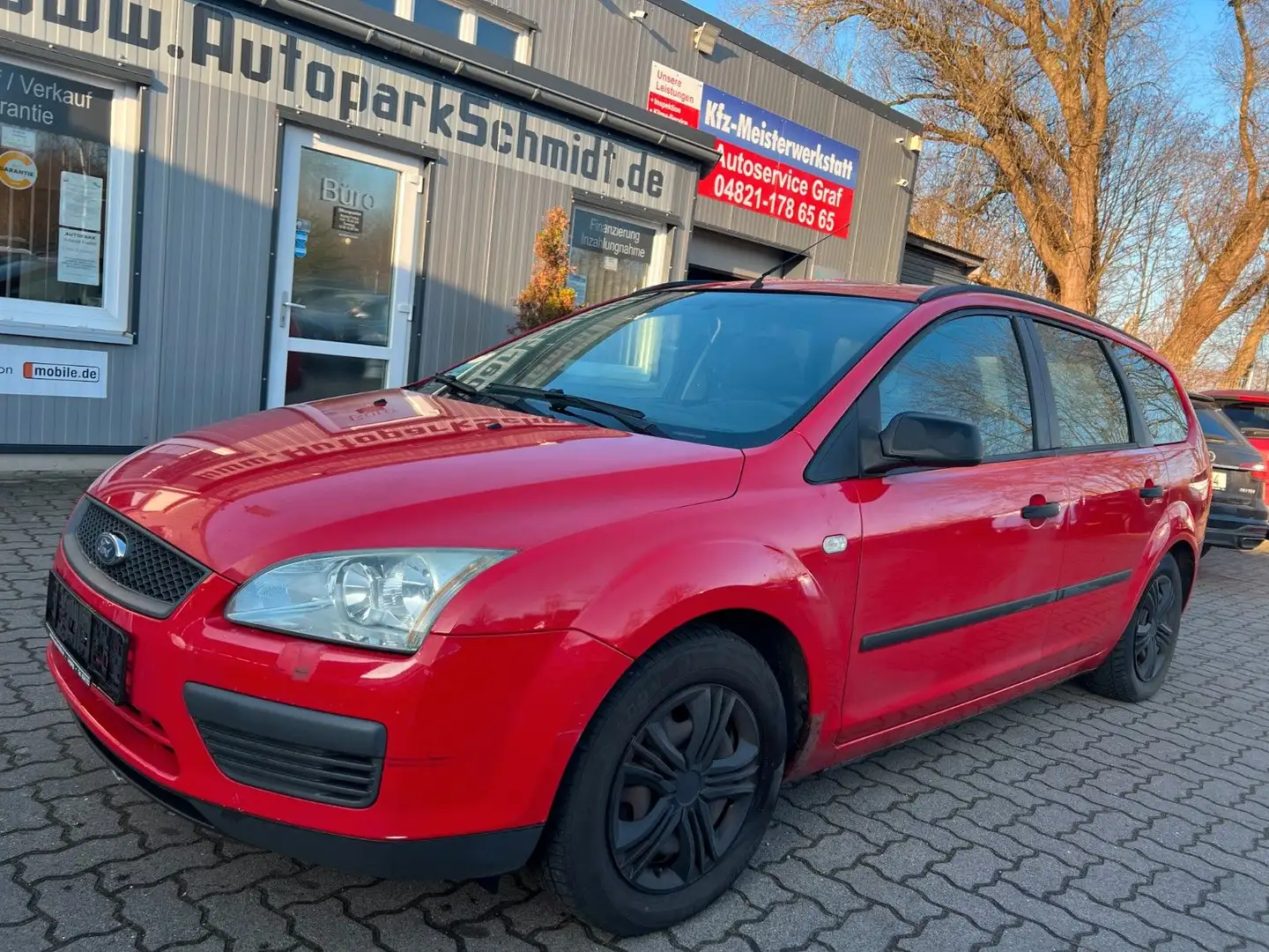 Ford Focus Turnier Fun X AHK°AUTOM°KLIMA°ALLWETTER! Rot - 1