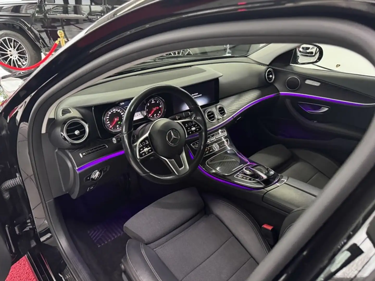 Mercedes-Benz E 200 d Avantgarde°Navi°ACC°Ambiente°LED°CarPlay 9G Noir - 2