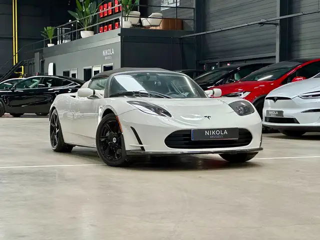 Tesla Roadster V2.5 - HEATED SEATS - 2 DIN SCREEN