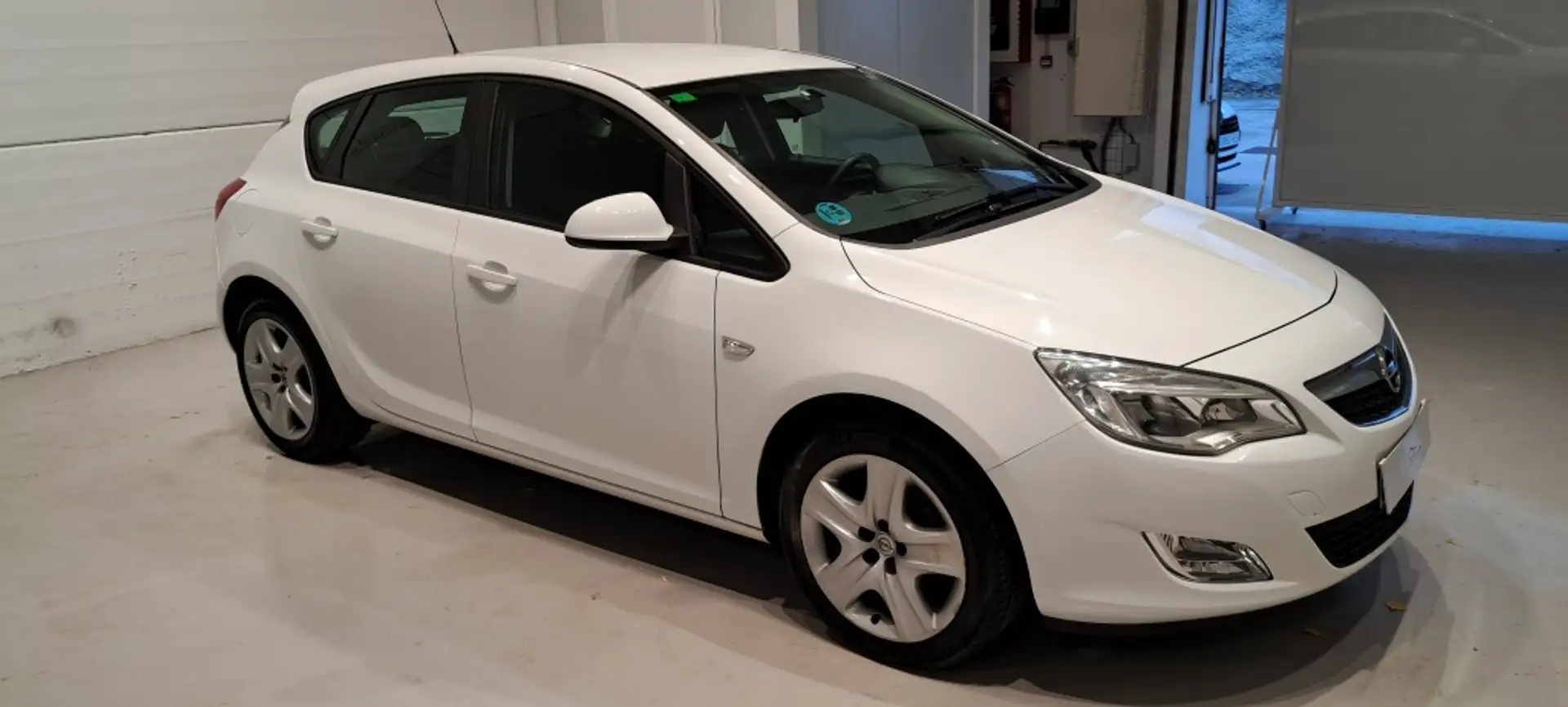 Opel Astra 1.4 T Selective Blanc - 1