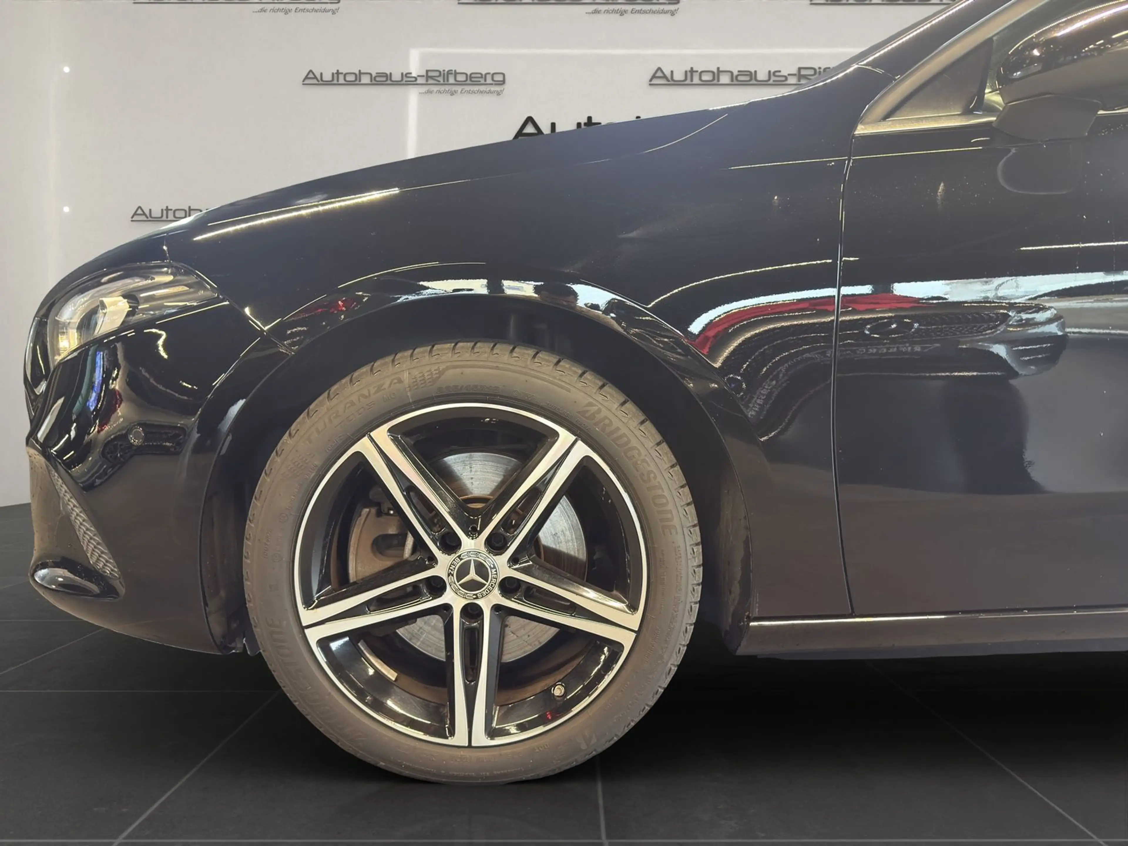 Mercedes-Benz A 250 e 8G-DCT/AMBIENTE/NAVI/18Z/LED/MBUX/DAB — photo 7