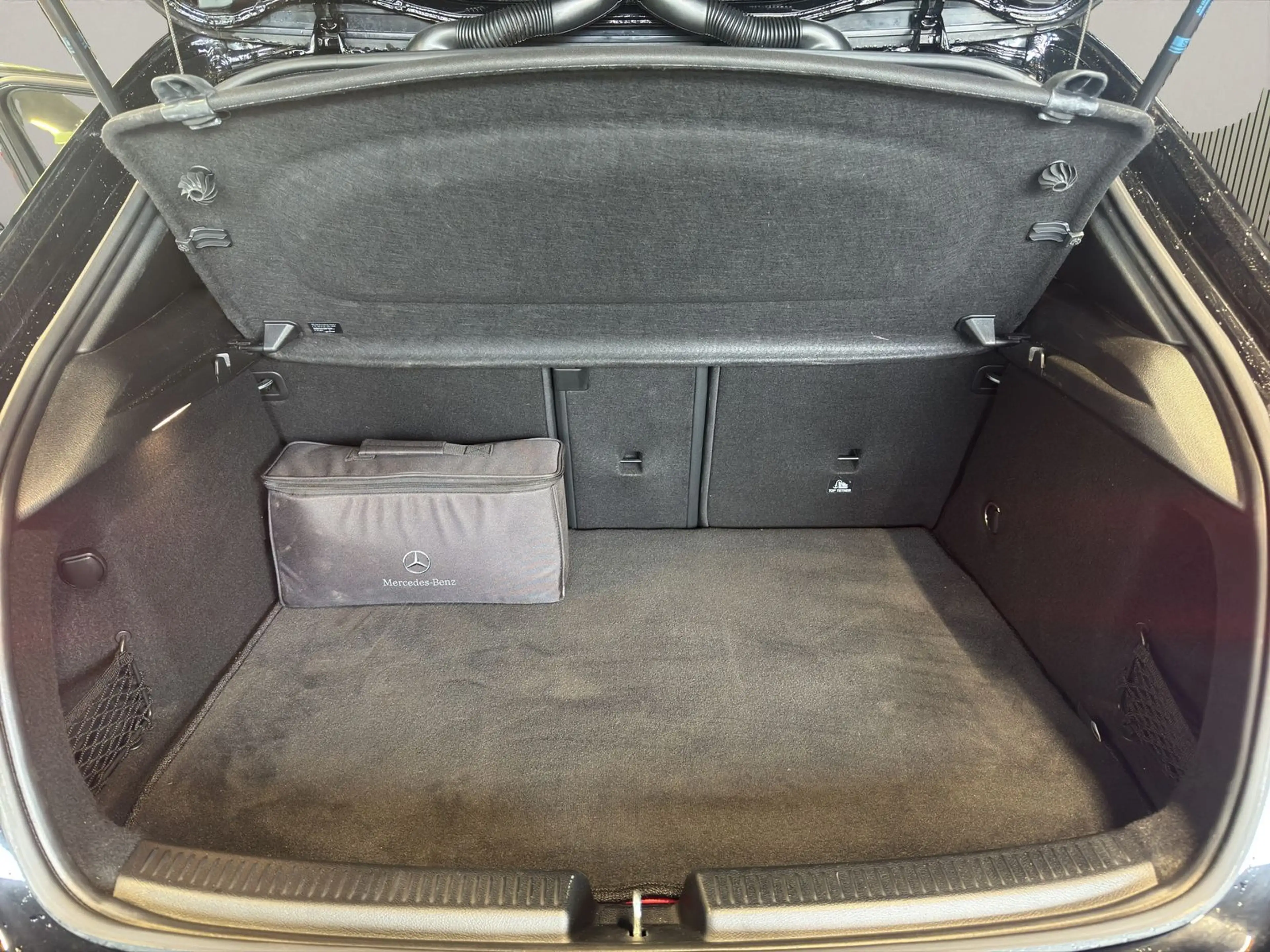 Mercedes-Benz A 250 e 8G-DCT/AMBIENTE/NAVI/18Z/LED/MBUX/DAB — photo 11