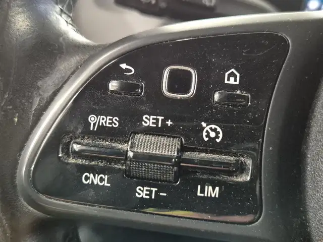 Mercedes-Benz B-Class view 13